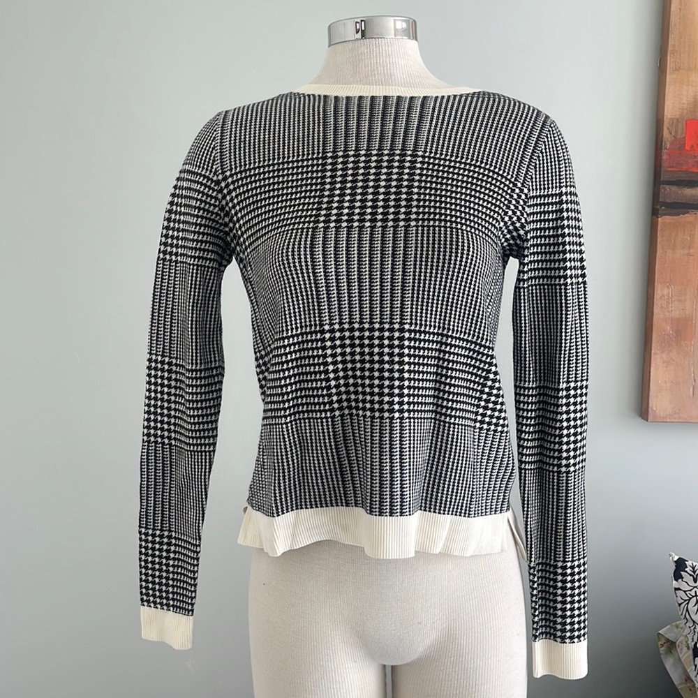 H&M houndstooth Sweater size XS  zipper back